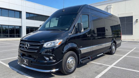 10 passenger sprinter van sparks