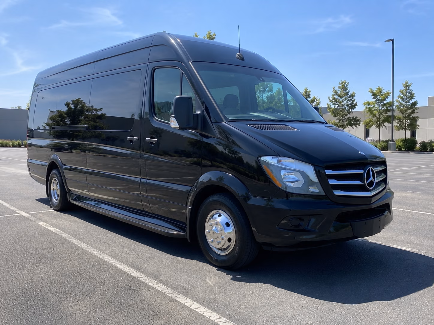 find the perfect transportation for your next airport transfer 3