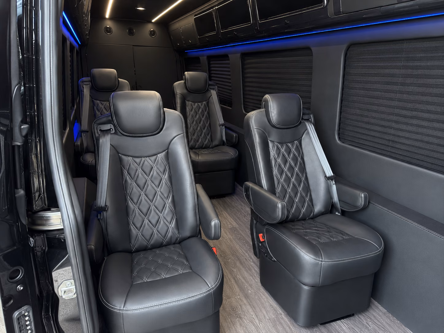 find the perfect transportation for your next airport transfer 5