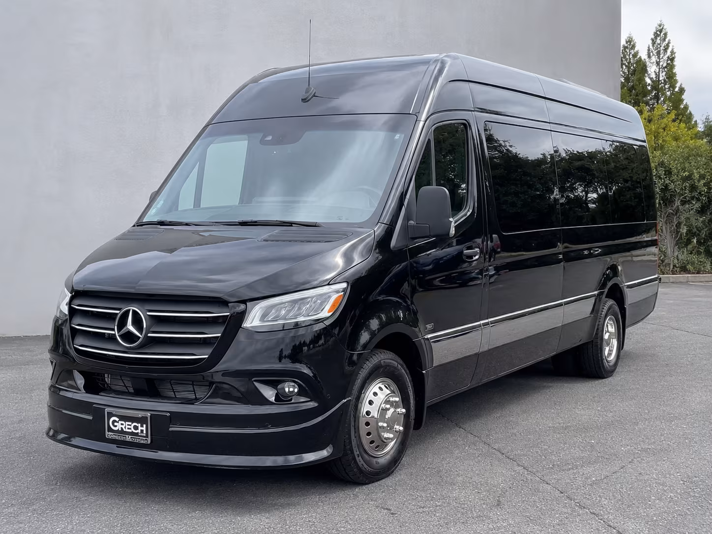 sparks 18 passenger sprinter van